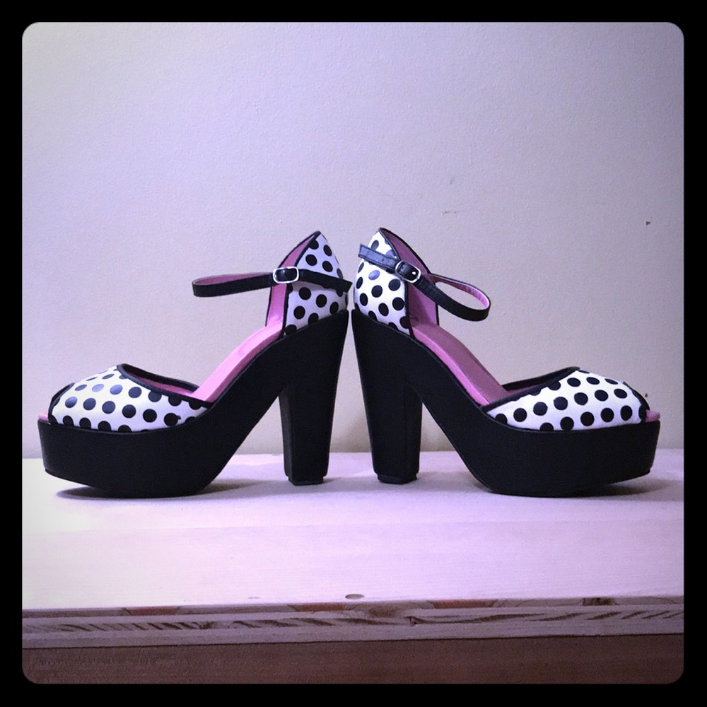 women’s 50’s like-style platform shoes